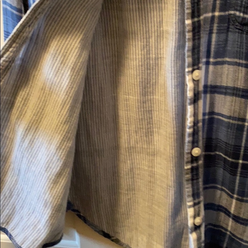 Long sleeve button up - Picture 3 of 3